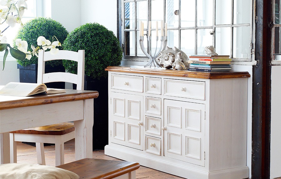 Sideboard massiv Recycle-Kiefer weiß Bodde. Sideboard massiv Recycle-Kiefer weiß Bodde.