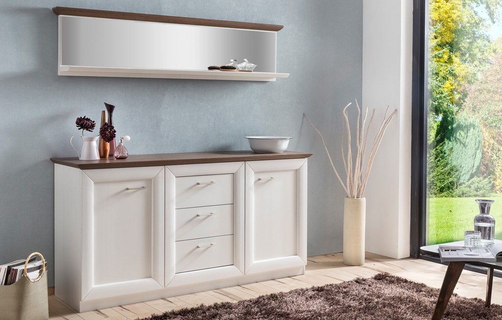 Landhaus Sideboard weiß Kiefer massiv Absetzung Lava zum Schlafzimmer Eleganza Landhaus Sideboard weiß Kiefer massiv Absetzung Lava zum Schlafzimmer Landhausstil mit Kleiderschrank 5 türig Kiefer massiv Eleganza MMI Möbel