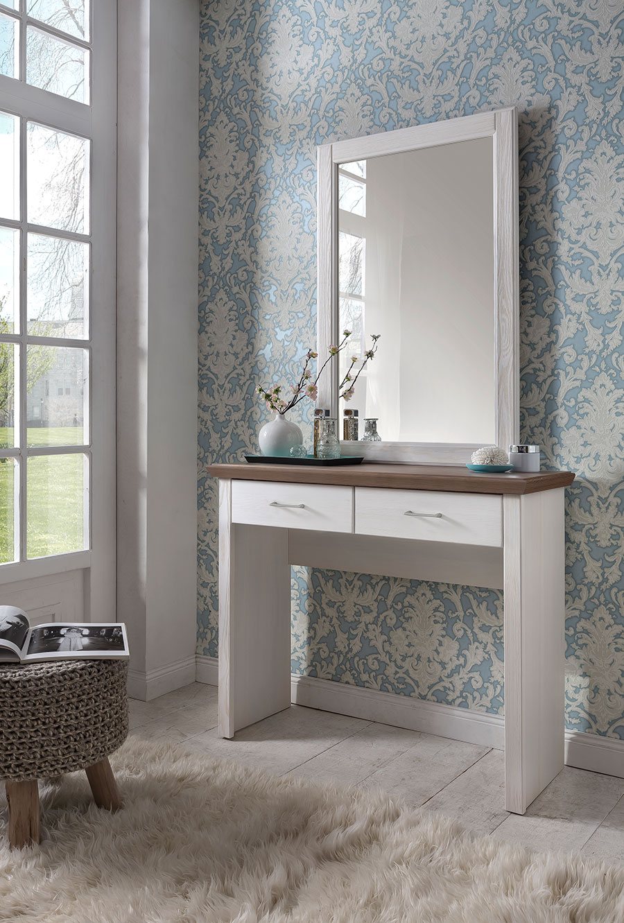 Landhaus Schminktisch Set weiß Kiefer massiv Absetzung Lava zum Schlafzimmer Eleganza Landhaus Schminktisch Set weiß Kiefer massiv Absetzung Lava zum Schlafzimmer Landhausstil mit Kleiderschrank 5 türig Kiefer massiv Eleganza MMI Möbel