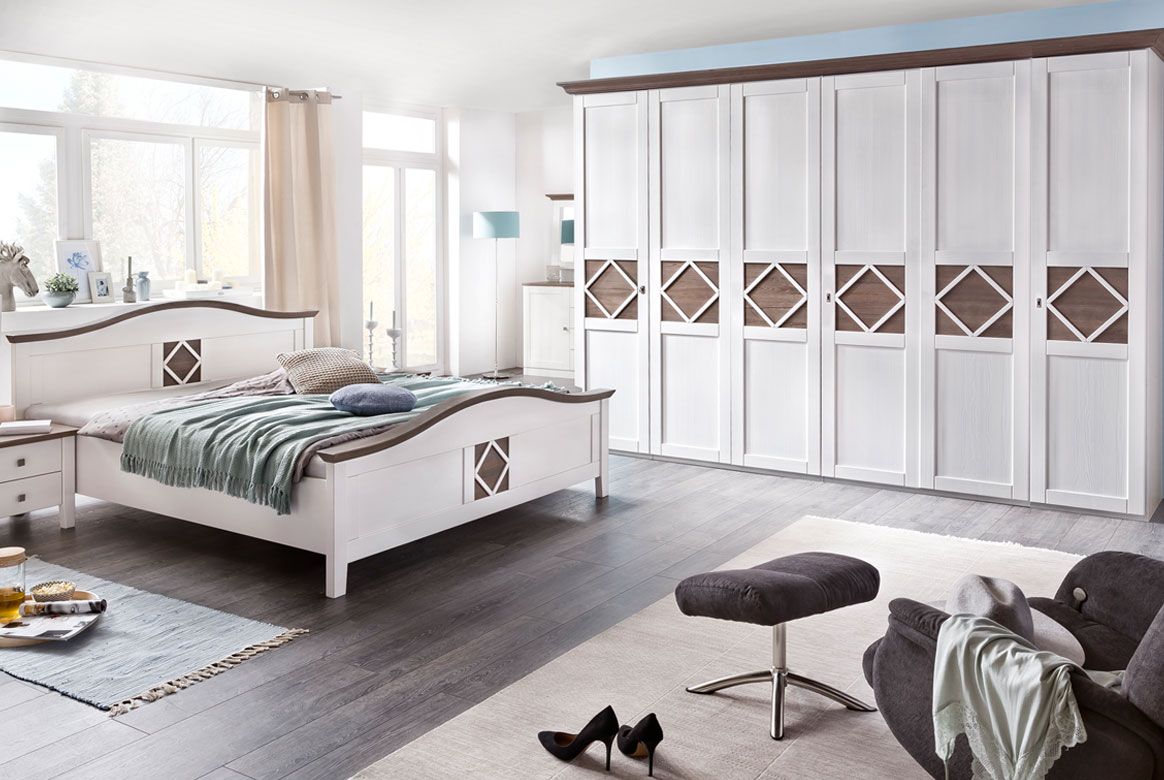 Schlafzimmer Landhaus weiß teilmassiv Mistral | P05 Schlafzimmer Landhaus weiß teilmassiv Mistral | P05