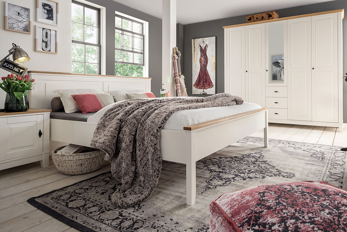Schlafzimmer Landhausstil weiss Odette. Schlafzimmer Landhausstil weiss Odette.